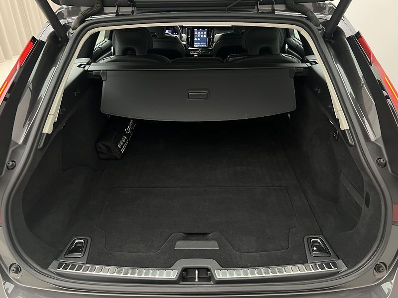 Volvo V90 CC B4 AWD BRIGHT PLUS AUT CZ - fotka 5 z 45