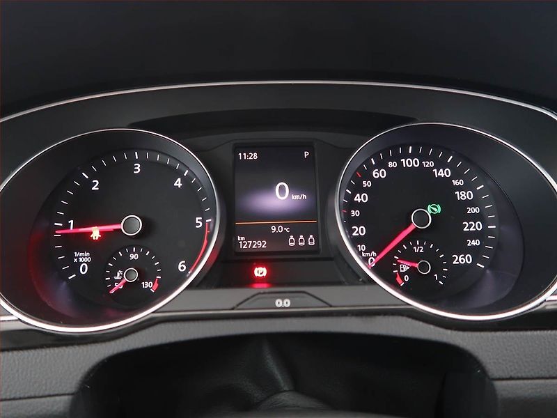 Volkswagen Passat (2016) Highline 2.0 BiTDI, 4X4 - fotka 11 z 18