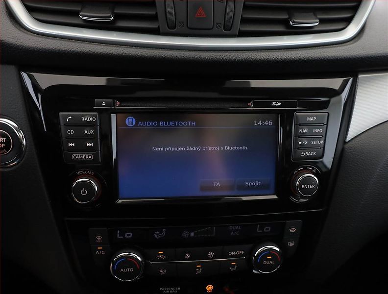 Nissan Qashqai (2018) 1.6 DIG-T, Navi, Tempomat - fotka 12 z 19