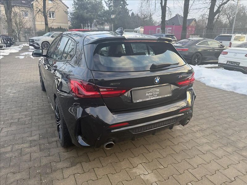 BMW Řada 1 M135i - fotka 6 z 23