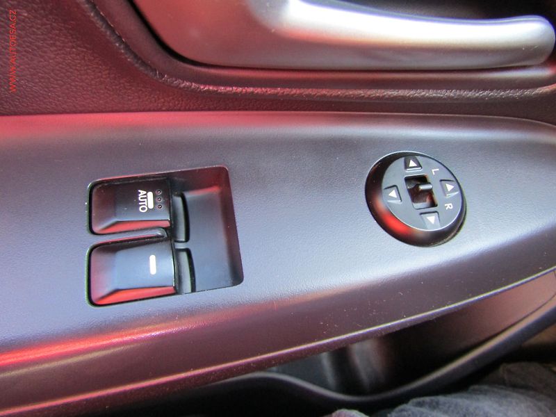 Kia Rio (2012) 1.25CVVT, ČR, AC, STK1/28 - fotka 13 z 15