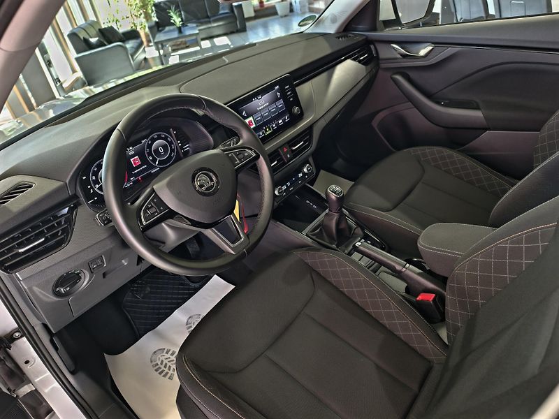 Škoda Kamiq 1.5 TSi 110kW KAMERA, PANORAMA - fotka 7 z 22
