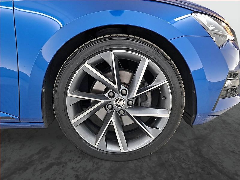 Škoda Superb (2023) Sportline 2.0 TSI - fotka 15 z 25
