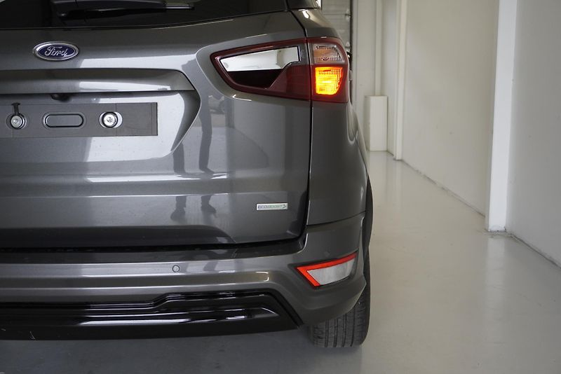Ford EcoSport 1,0 ECOBOOST ST-LINE - fotka 9 z 28