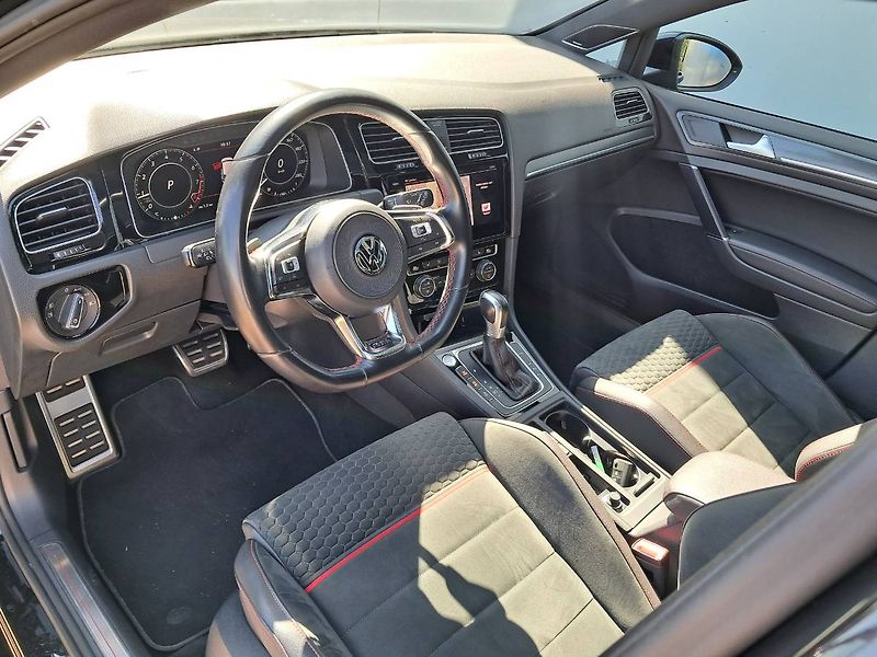 Volkswagen Golf (2018) GTI PERFORMANCE 2.0 TSI DSG7 - fotka 23 z 32