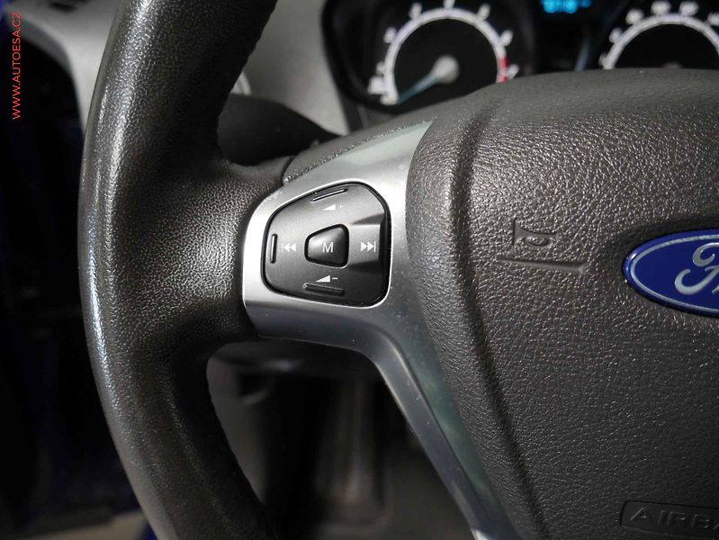 Ford Tourneo Courier (2017) 1.0EB, ČR, AC, TZ - fotka 16 z 17