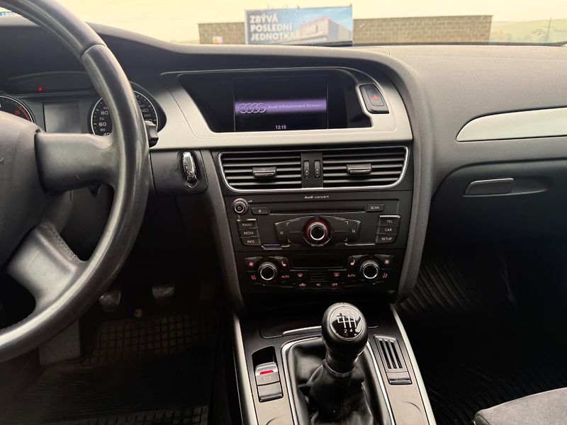 Audi A4 (2010) 2,0 TDI - fotka 8 z 21