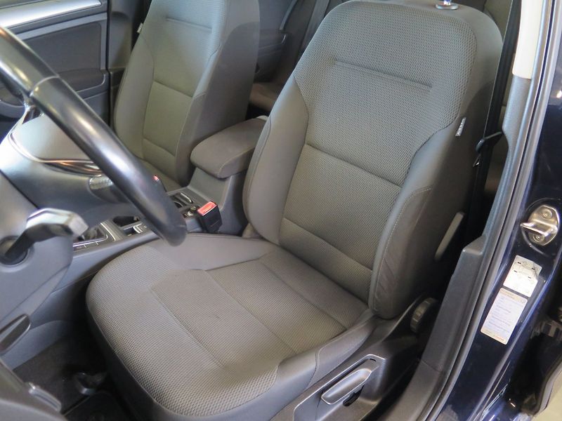 Volkswagen Golf (2014) 1.4TSI,klima,navi,senzory,tažn - fotka 15 z 26