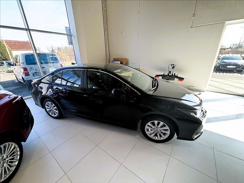 Toyota Corolla 1,8   SD Comfort Tech HEV - fotka 8 z 8