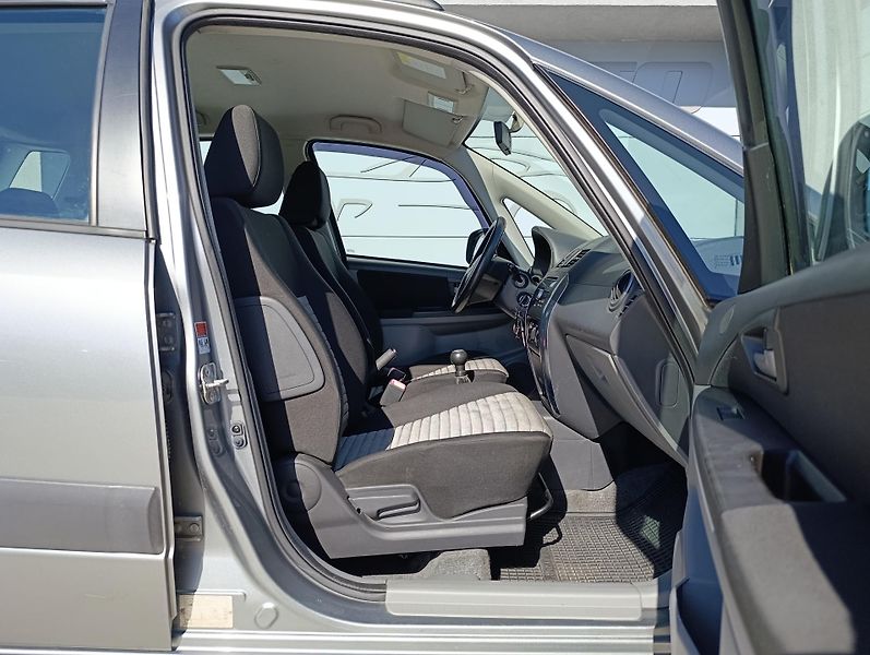 Suzuki SX4 1.6VVT-i 88kW 4X4  - fotka 17 z 29
