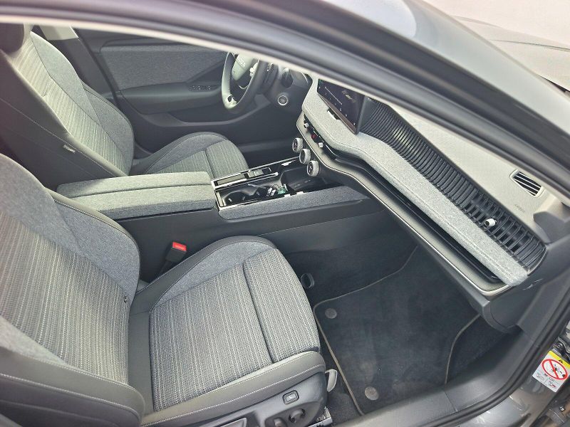 Škoda Superb (2025) SELEC TD 110/2.0 A7F - fotka 14 z 34