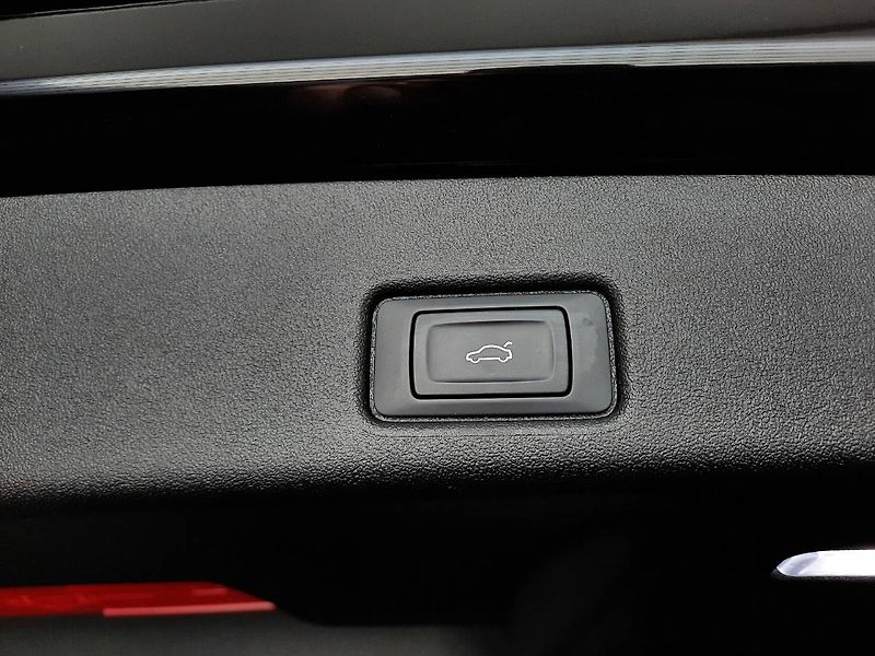 Audi Q5 (2025) S Line 2.0 TFSI quattro (150kW - fotka 23 z 25