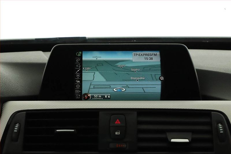 BMW Řada 3 (2016) 320d GT, 4X4, Automat - fotka 14 z 18