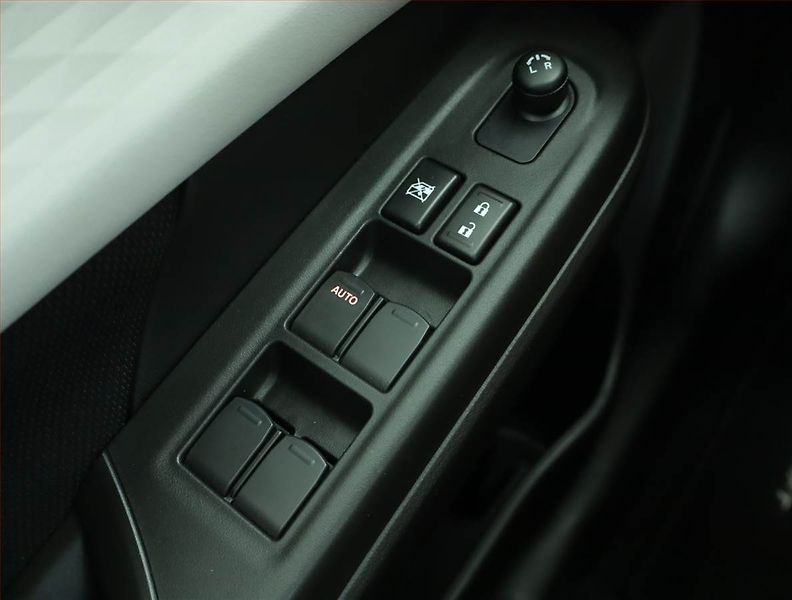 Suzuki Swift (2025) 1.2, Serv.kniha, Navi - fotka 16 z 16