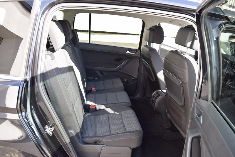Volkswagen Touran (2018) 1.4TSI 110kw CLBMT 7MÍST LED  - fotka 44 z 48