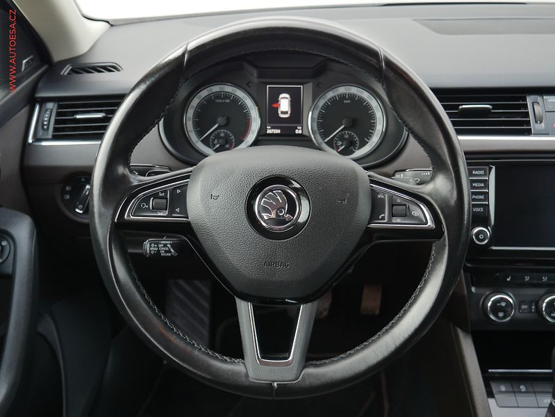 Škoda Octavia (2017) 2.0 TDi, ČR, L&K, DSG - fotka 11 z 25