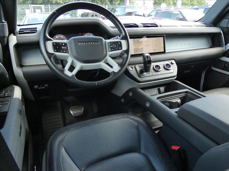 Land Rover Defender 3,0 110 D200 X-Dynamic SE,1maj - fotka 11 z 38