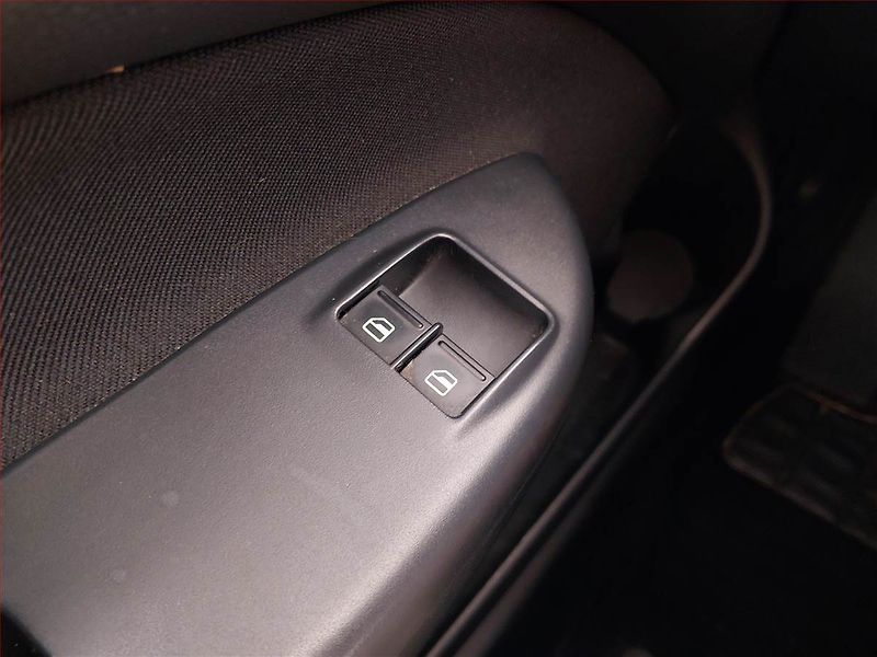 Škoda Octavia (2011) 1.6, ČR,1.maj, Serv.kniha - fotka 16 z 17