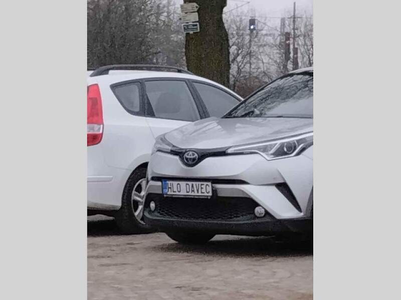 Vítězná fotografie 2. kola fotosoutěže O nejkurióznější SPZ 2026.
