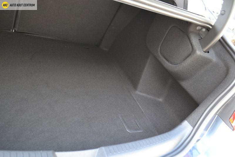 Renault Mégane IV GRANDCOUPÉ TECHNO dCi 115 E - fotka 20 z 54
