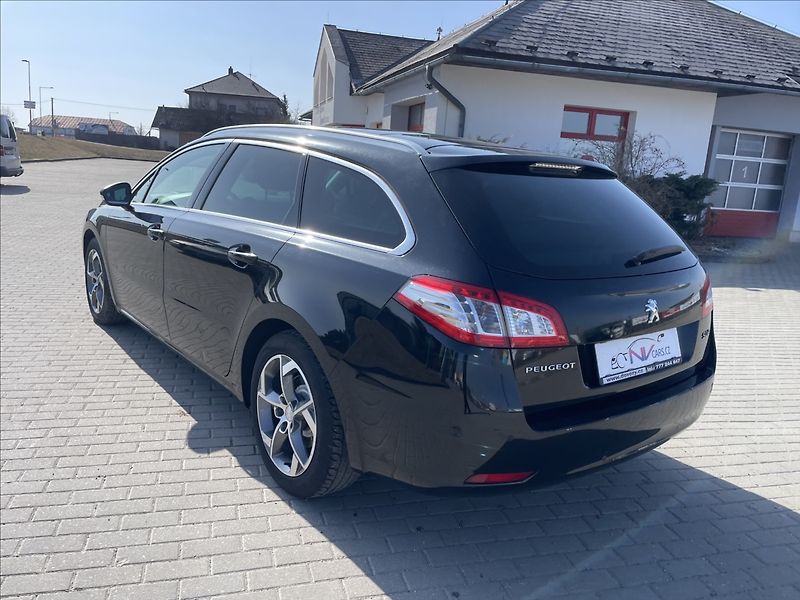 Peugeot 508 2,0 HDI 133kw SW Allure Automa - fotka 34 z 40