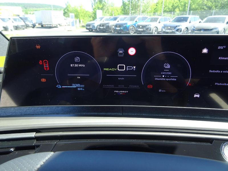 Peugeot 3008 (2026) GT Elektromotor 157kW / 210k - fotka 28 z 51