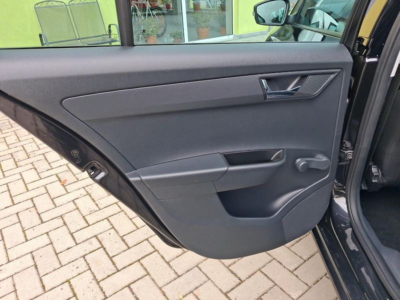 Škoda Fabia (2016) 1,2 TSi 81kw LED 1.MAJ. NAVI - fotka 16 z 40