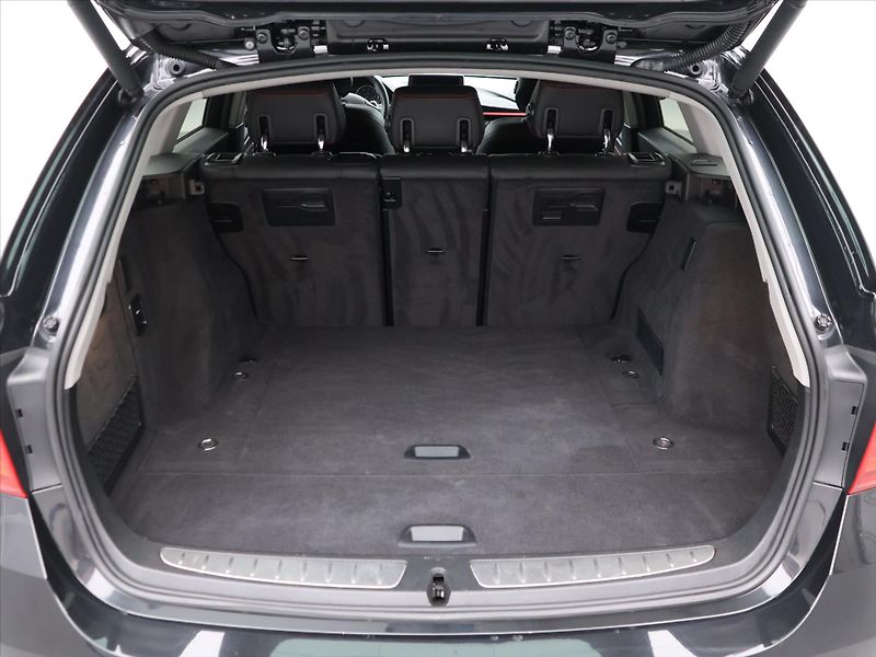 BMW Řada 3 3,0 330d 210kW Aut. xDrive - fotka 10 z 36