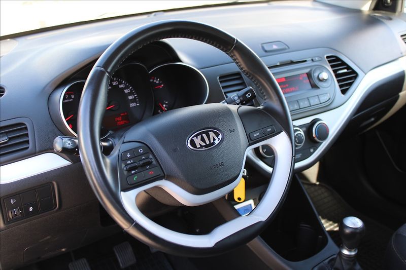 Kia Picanto 1,0 i  NOVÉ V ČR,20.824.KM - fotka 19 z 23