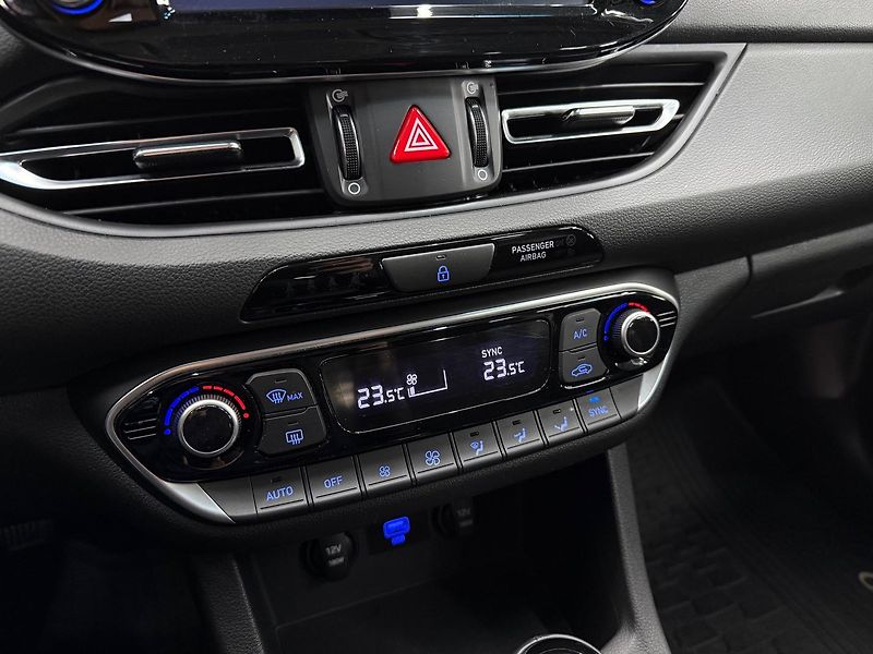 Hyundai i30 (2022) CW 1.5 T-GDi mHEV Family DCT - fotka 24 z 25