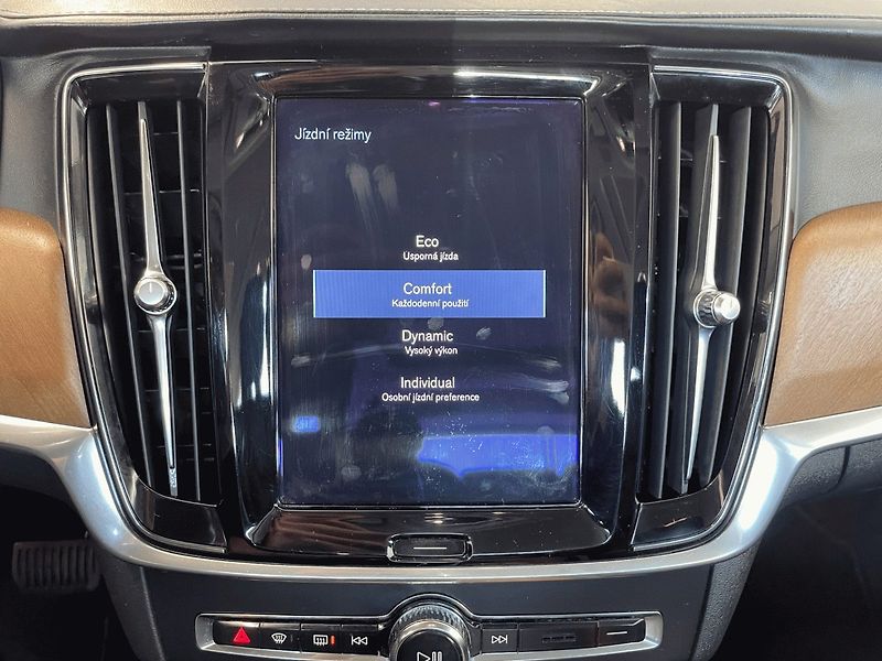 Volvo V90 (2016) 2.0 T5,187kW,Inscription,DPH,K - fotka 29 z 51