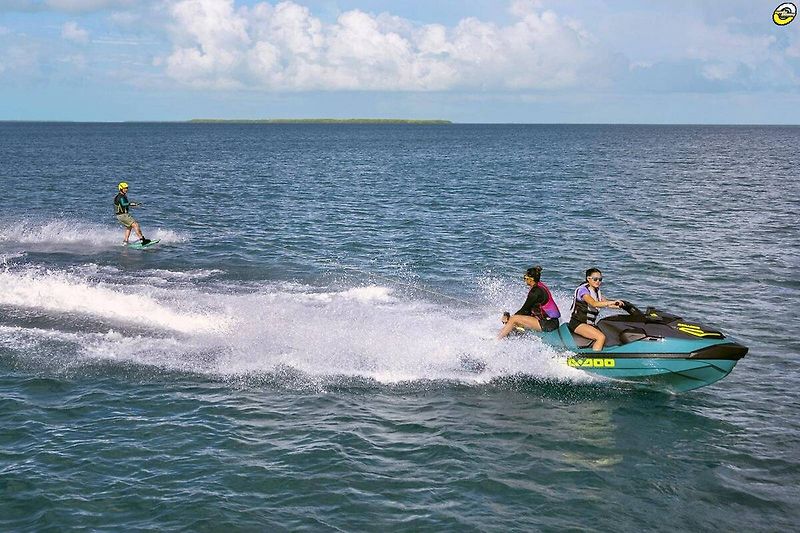 Sea Doo (2027) WAKE 230 PRO 3-up 230hp Audio - fotka 7 z 9