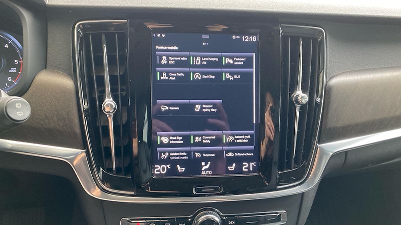 Volvo V90 Cross Country, D5 AWD Drive-E, - fotka 16 z 32
