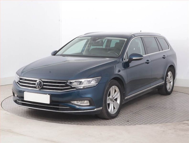 Volkswagen Passat (2021) Elegance 2.0 TDI - fotka 2 z 22