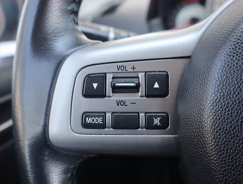 Mazda 2 (2009) 1.3 i, Park. senzory - fotka 15 z 16