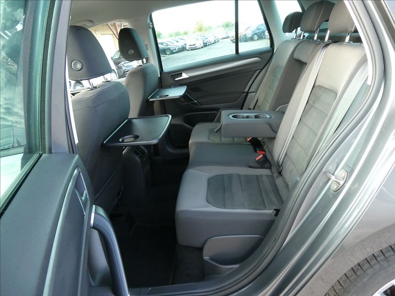 Volkswagen Golf Sportsvan 1,5 TSi 110kW DSG,závěs,naviga - fotka 23 z 43