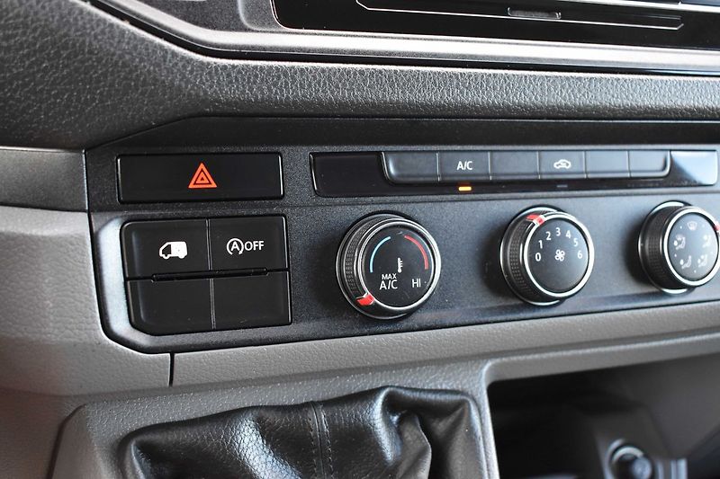 Volkswagen Crafter 2.0TDI L4H2*CARPLAY*DPH - fotka 17 z 29