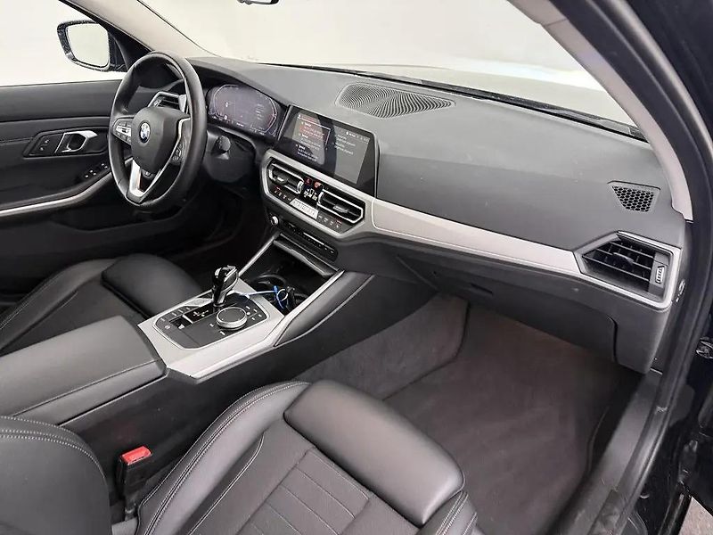 BMW Řada 3 320D 140kW xDrive Aut. DPH  - fotka 4 z 13