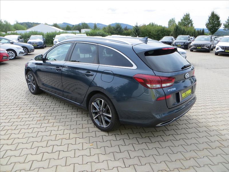 Hyundai i30 1,5 T-GDI M-Hev Style kombi - fotka 5 z 30