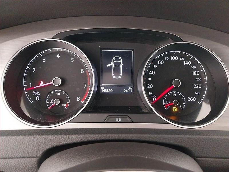 Volkswagen Golf (2014) 1.2 TSI, Tempomat - fotka 11 z 18