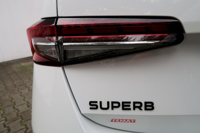 Škoda Superb (2025) SportLine 1,5 TSi e- Tec/110 k - fotka 31 z 32
