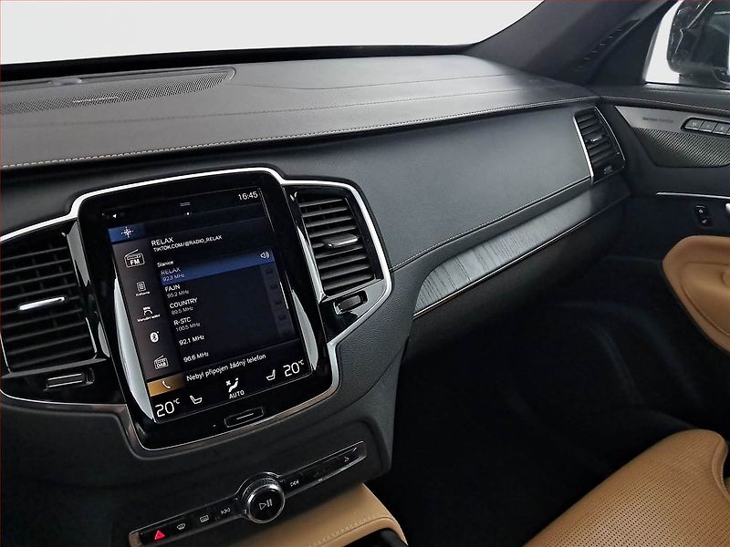Volvo XC90 (2021) B5 AWD - fotka 12 z 26