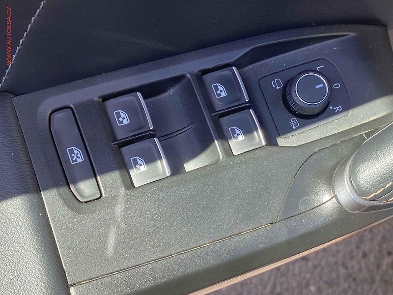 Cupra Leon (2022) 2.0 TSi 4Drive, 1.maj,ČR - fotka 11 z 18