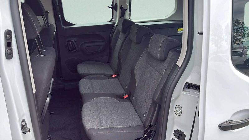Opel Combo (2026) Combi L2H1 Edition Plus BlueHD - fotka 19 z 24