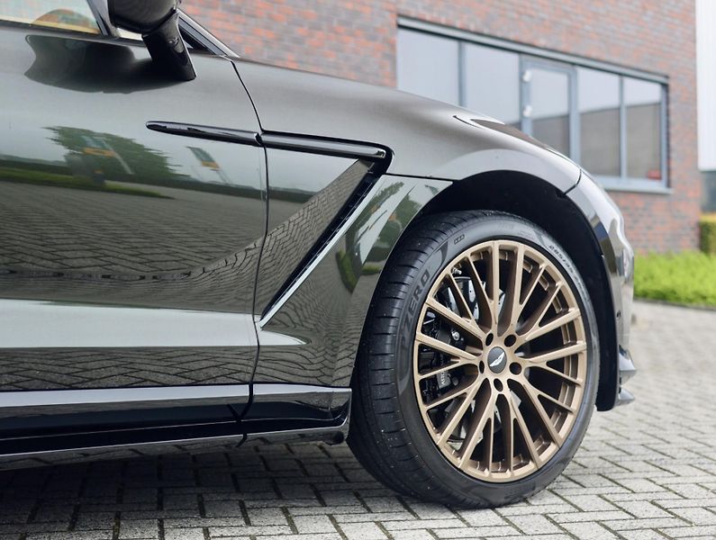 Aston Martin DBX (2025) 707, 4.0 V8 707PS Minotaur  - fotka 16 z 54