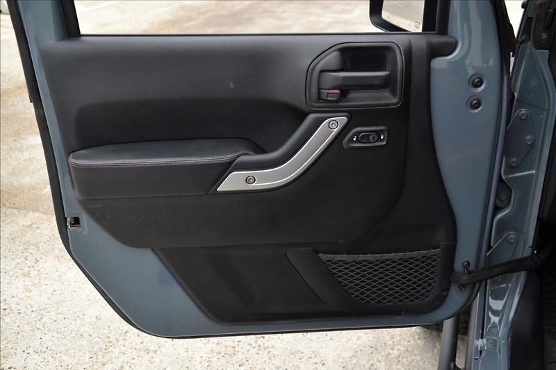 Jeep Wrangler 2.8 CRD/10th-Anniversary/CZ - fotka 20 z 49
