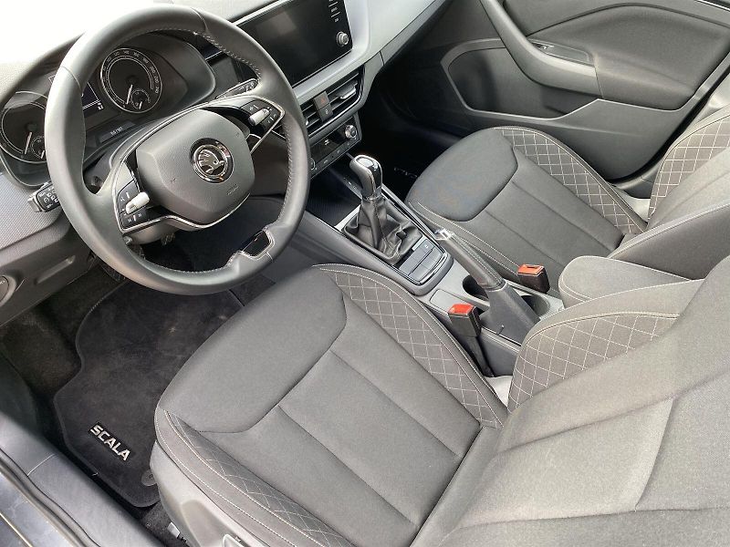 Škoda Scala (2023) 1.0 TSI DSG Ambition - fotka 6 z 28