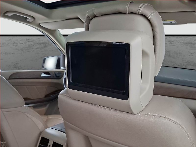 Mercedes-Benz GL (2014) 500 - fotka 26 z 27