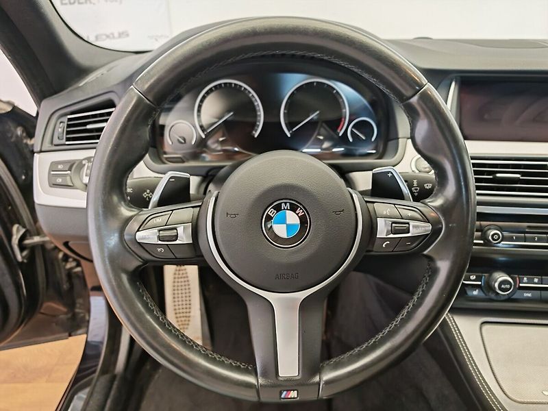 BMW Řada 5 - fotka 25 z 35