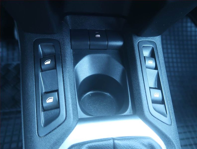 Citroën C-Elysée (2017) 1.6 VTi, Serv.kniha, Tempomat - fotka 13 z 14